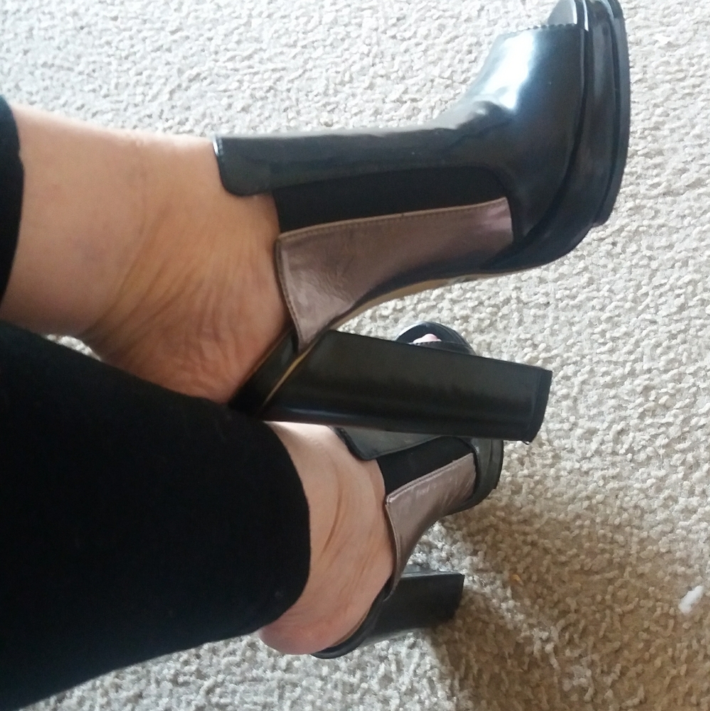 Open toe sandals